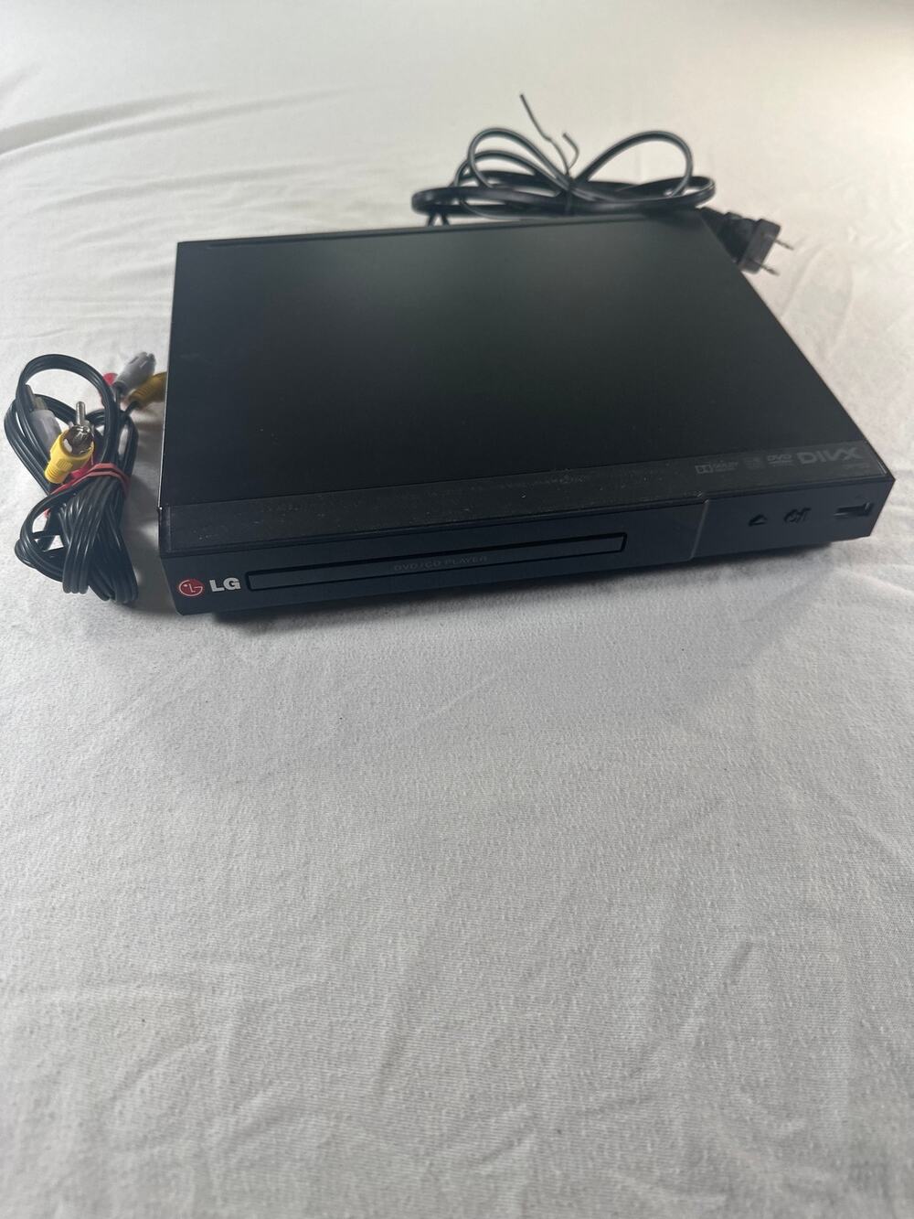 LG DVD Player Tested Working w/ AV RCA Cables No Remote Black